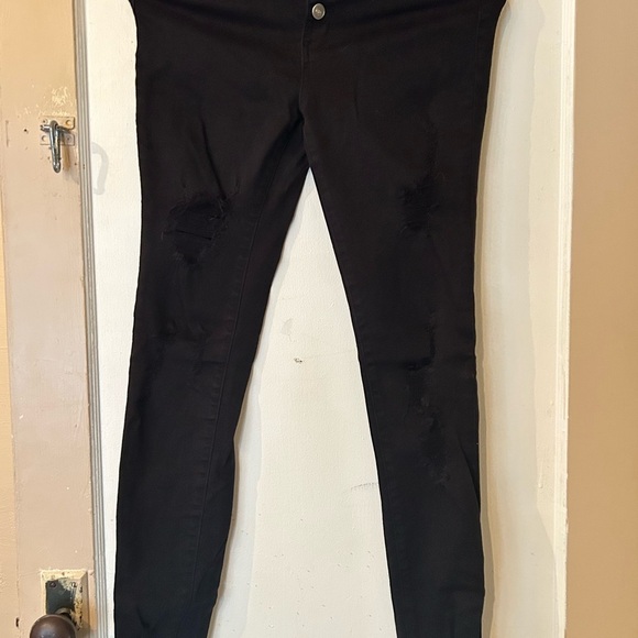 Kancan Stylish Black Distressed Jeans - Picture 2 of 7